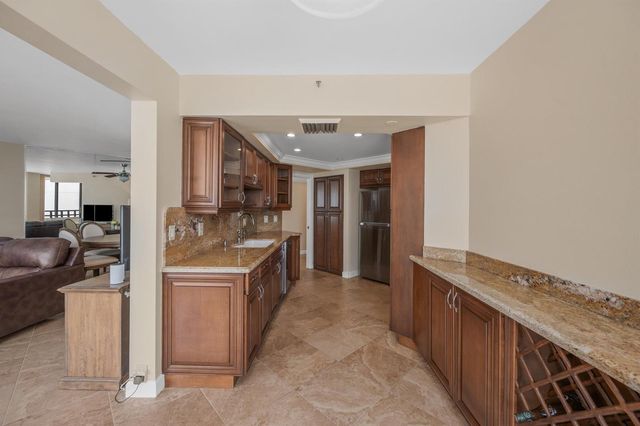 3560 S OCEAN Boulevard 607, South Palm Beach, FL 33480