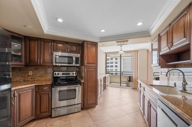 3560 S OCEAN Boulevard 607, South Palm Beach, FL 33480