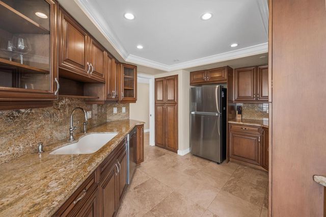 3560 S OCEAN Boulevard 607, South Palm Beach, FL 33480