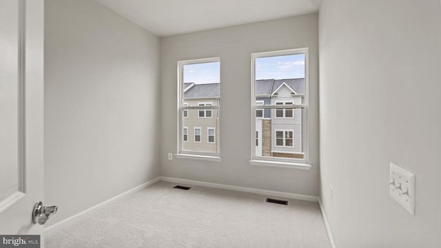 15071 JAXTON SQUARE LN, Haymarket, VA 20169