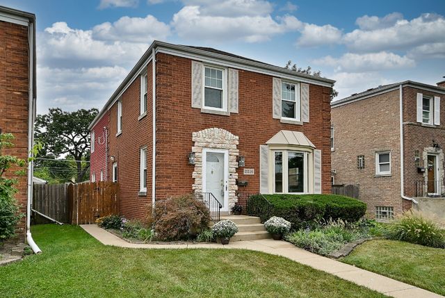 2216 N 76th Court, Elmwood Park, IL 60707