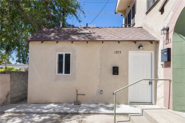 1375 N Mentor Avenue, Pasadena, CA 91104