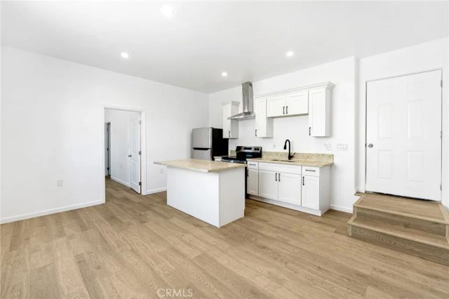 1375 N Mentor Avenue, Pasadena, CA 91104