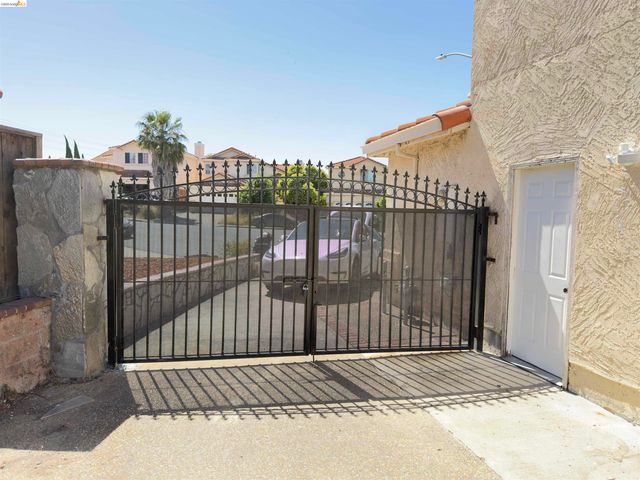 10 live Oak, Pittsburg, CA 94565
