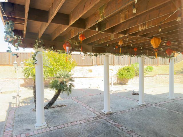 10 live Oak, Pittsburg, CA 94565