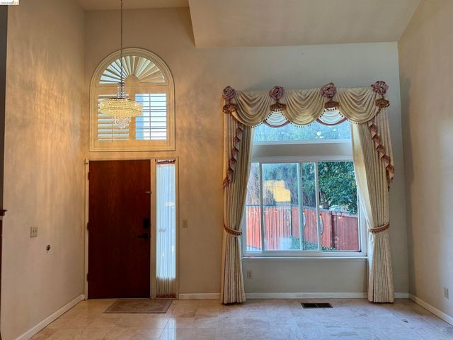 10 live Oak, Pittsburg, CA 94565
