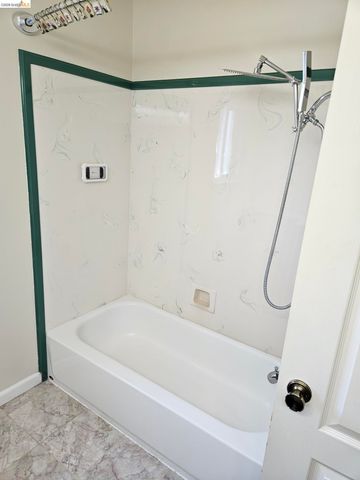 10 live Oak, Pittsburg, CA 94565