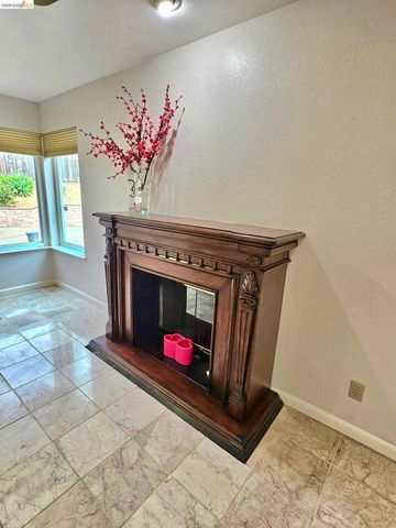 10 live Oak, Pittsburg, CA 94565