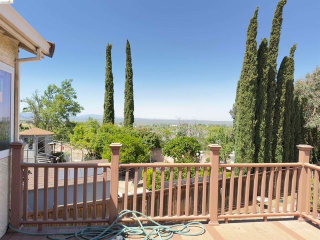 10 live Oak, Pittsburg, CA 94565