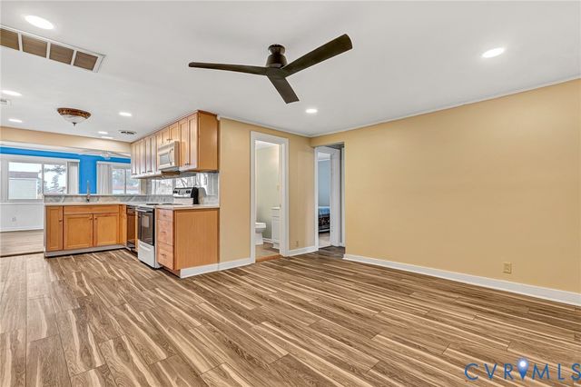 494 Marine Dr, Dunnsville, VA 22454