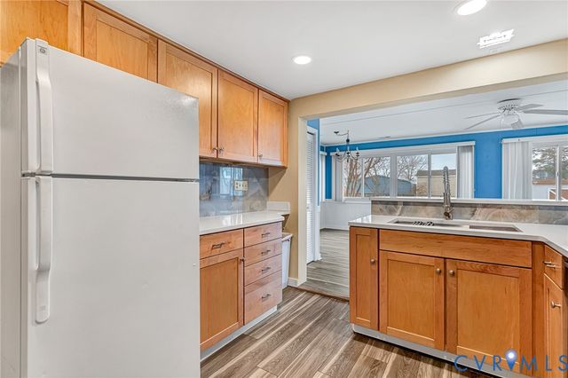 494 Marine Dr, Dunnsville, VA 22454