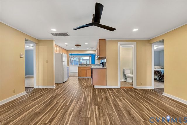 494 Marine Dr, Dunnsville, VA 22454