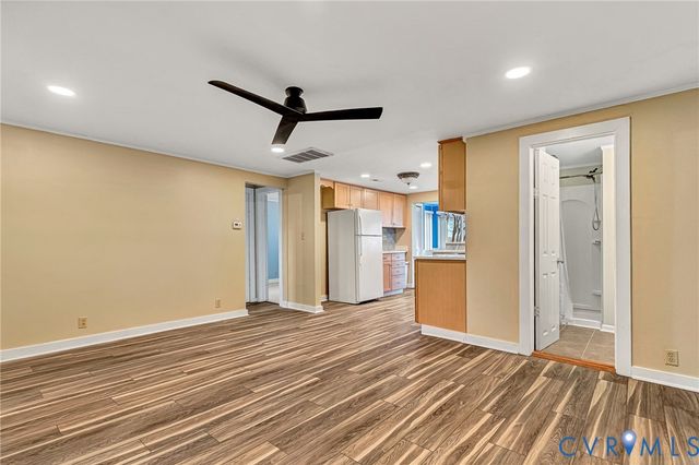 494 Marine Dr, Dunnsville, VA 22454