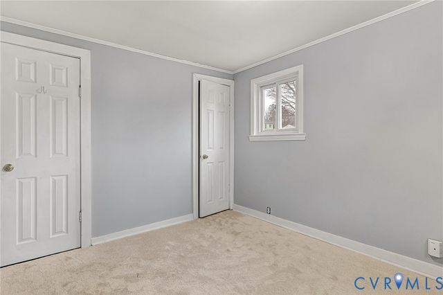 494 Marine Dr, Dunnsville, VA 22454