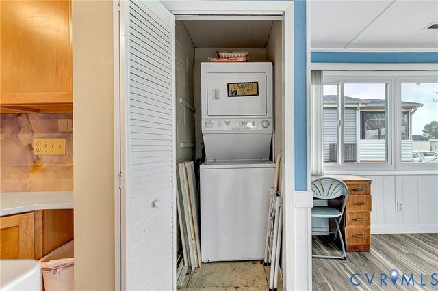 494 Marine Dr, Dunnsville, VA 22454