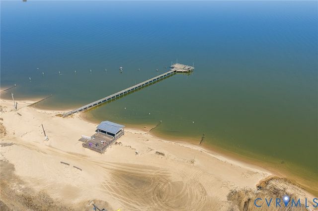 494 Marine Dr, Dunnsville, VA 22454