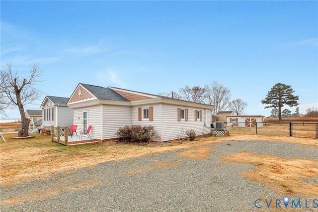 494 Marine Dr, Dunnsville, VA 22454