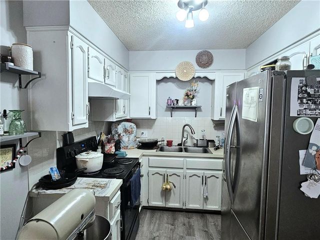 7014 Sobbie Road, Pleasant Valley, MO 64068