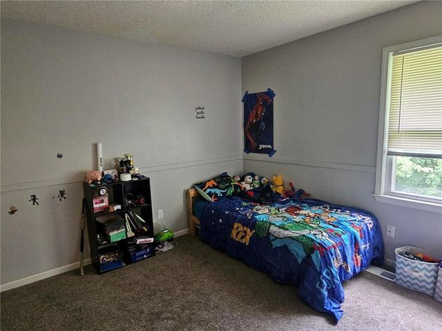 7014 Sobbie Road, Pleasant Valley, MO 64068