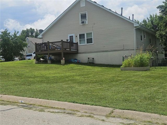 7014 Sobbie Road, Pleasant Valley, MO 64068
