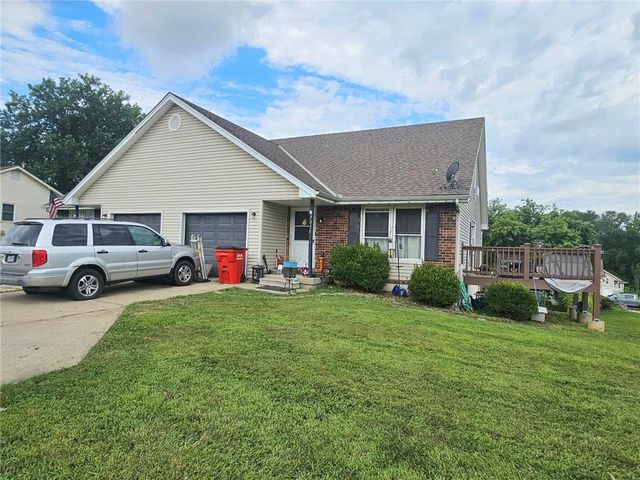 7014 Sobbie Road, Pleasant Valley, MO 64068
