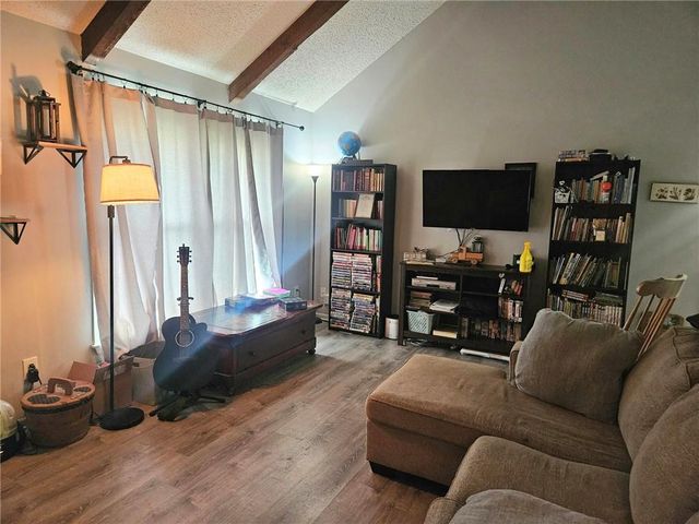 7014 Sobbie Road, Pleasant Valley, MO 64068