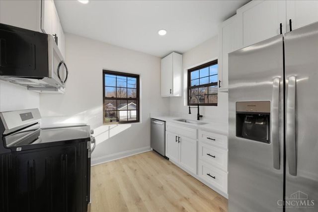 6123 Cambridge Avenue, Cincinnati, OH 45230