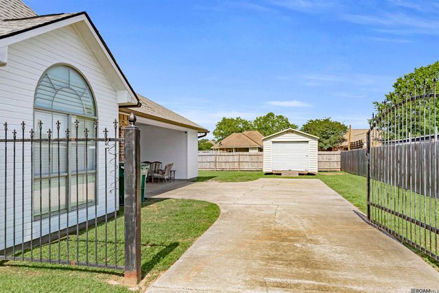 6131 Windwood Dr, Zachary, LA 70791