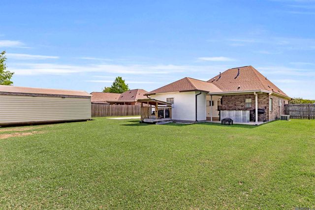 6131 Windwood Dr, Zachary, LA 70791