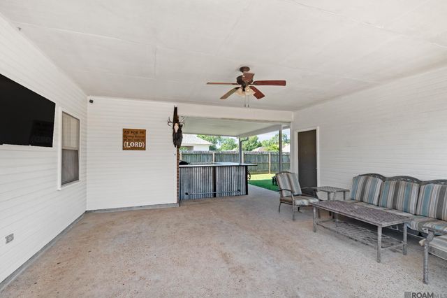 6131 Windwood Dr, Zachary, LA 70791