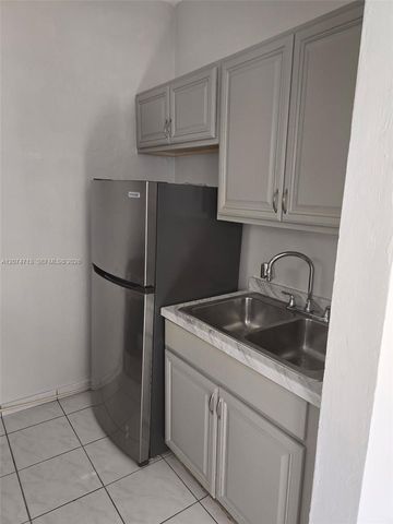 215 30th Street 2, Miami Beach, FL 33140