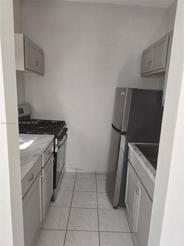 215 30th Street 2, Miami Beach, FL 33140