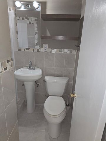 215 30th Street 2, Miami Beach, FL 33140