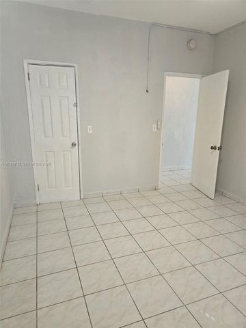 215 30th Street 2, Miami Beach, FL 33140