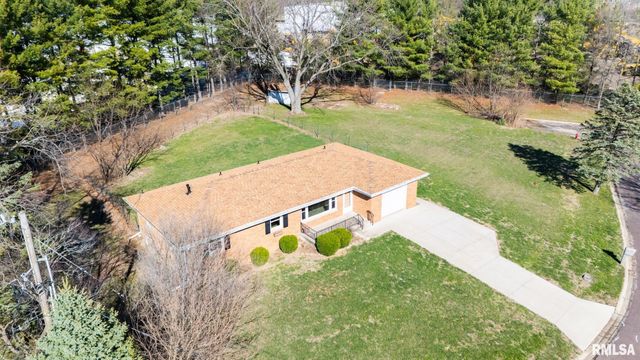 135 GLENVIEW Avenue, East Peoria, IL 61611