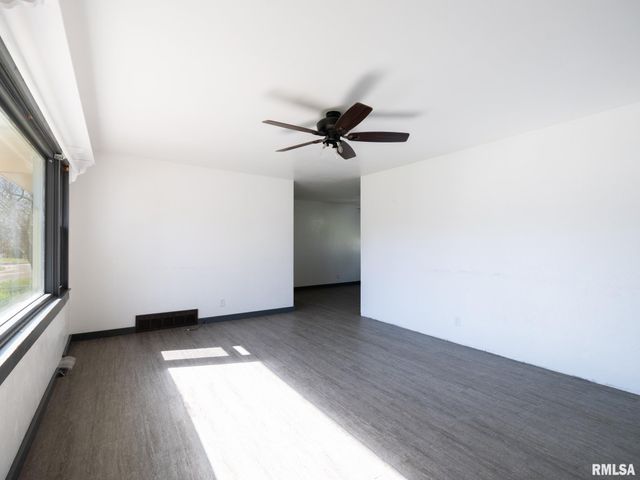 135 GLENVIEW Avenue, East Peoria, IL 61611