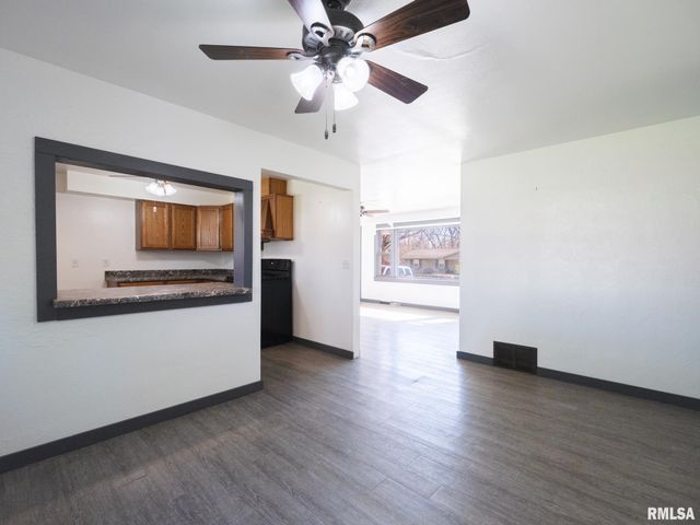 135 GLENVIEW Avenue, East Peoria, IL 61611