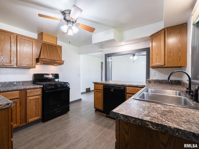 135 GLENVIEW Avenue, East Peoria, IL 61611