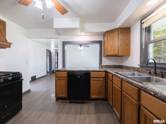 135 GLENVIEW Avenue, East Peoria, IL 61611