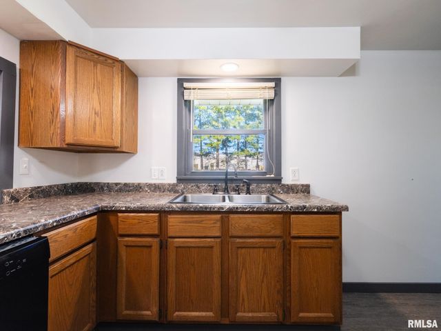 135 GLENVIEW Avenue, East Peoria, IL 61611