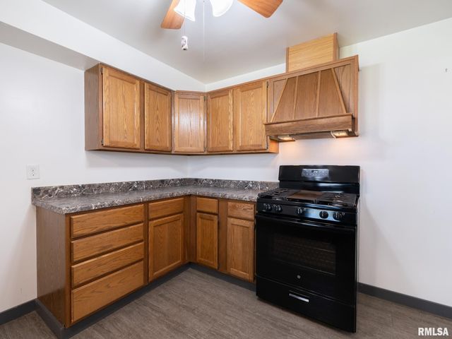 135 GLENVIEW Avenue, East Peoria, IL 61611