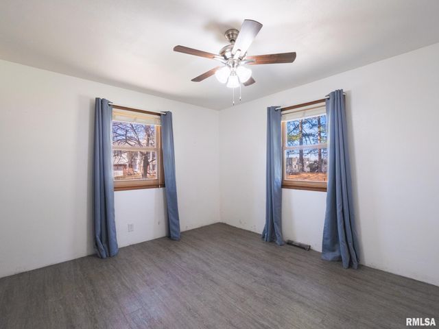 135 GLENVIEW Avenue, East Peoria, IL 61611