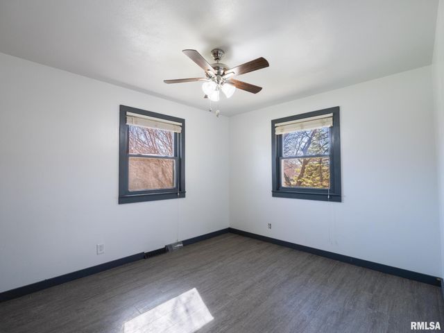 135 GLENVIEW Avenue, East Peoria, IL 61611