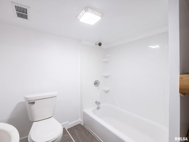 135 GLENVIEW Avenue, East Peoria, IL 61611