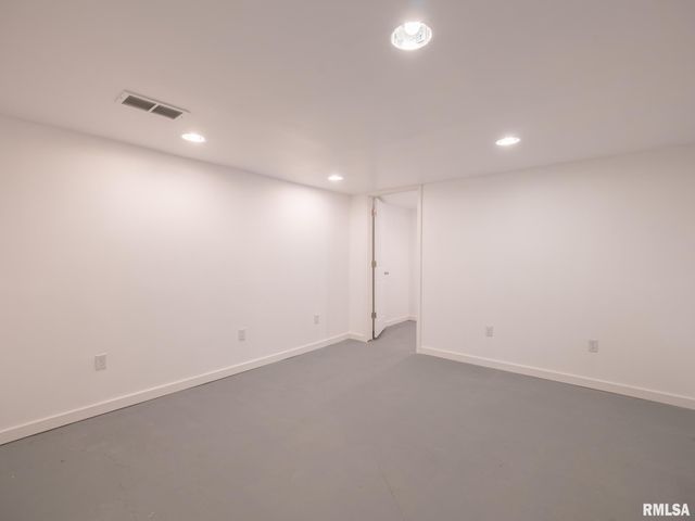 135 GLENVIEW Avenue, East Peoria, IL 61611