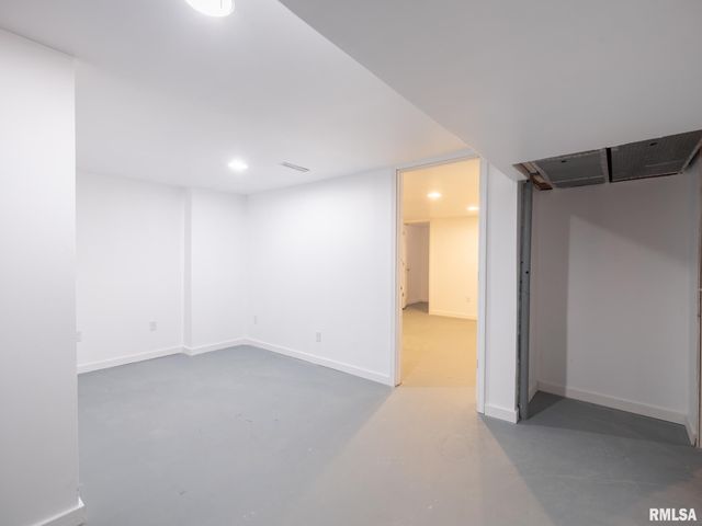 135 GLENVIEW Avenue, East Peoria, IL 61611