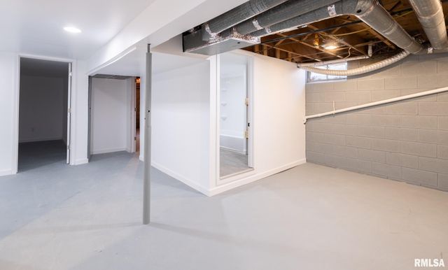 135 GLENVIEW Avenue, East Peoria, IL 61611