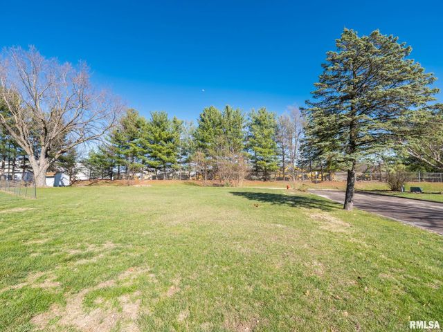 135 GLENVIEW Avenue, East Peoria, IL 61611