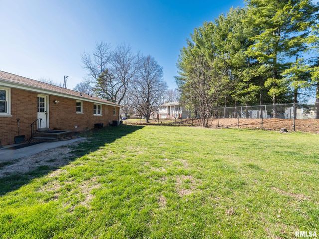 135 GLENVIEW Avenue, East Peoria, IL 61611