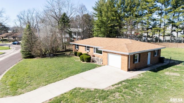 135 GLENVIEW Avenue, East Peoria, IL 61611